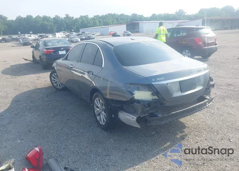 2017 Mercedes-Benz E 300 4Matic из США, поврежденный, VIN WDDZF4KB1HA155499